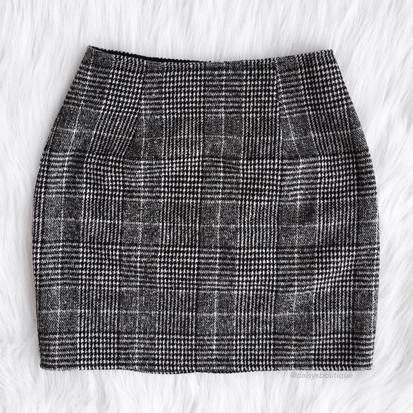 Daisys Boutique Dresses & Skirts - ❤️SALE❤️ gray plaid bodycon mini skirt
